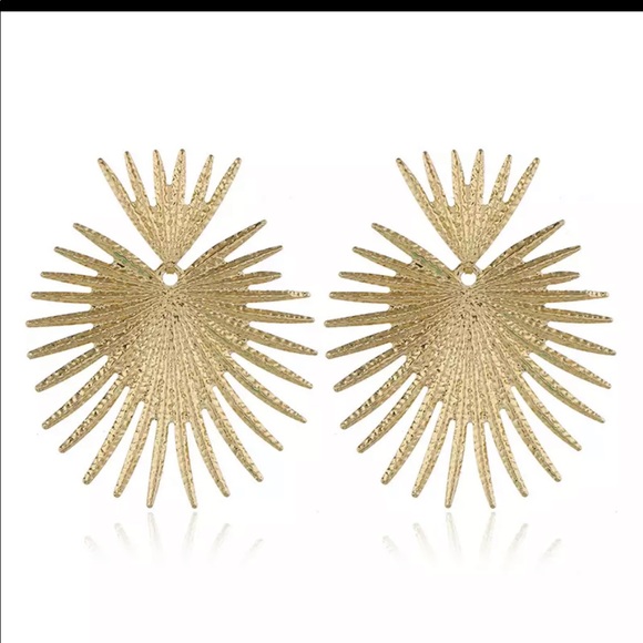 Zara Radiance Earrings - Picture 3 of 5